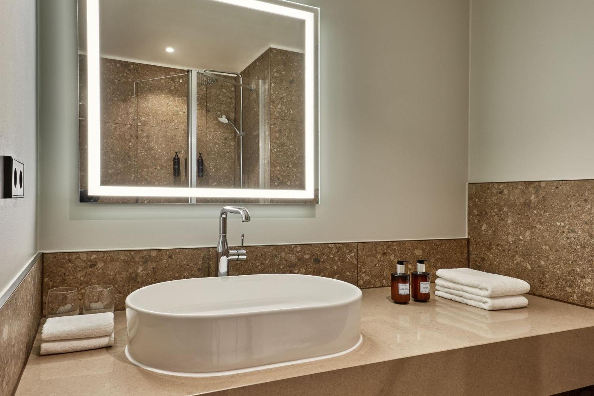 Residence Inn By Marriott Munich Central Экстерьер фото