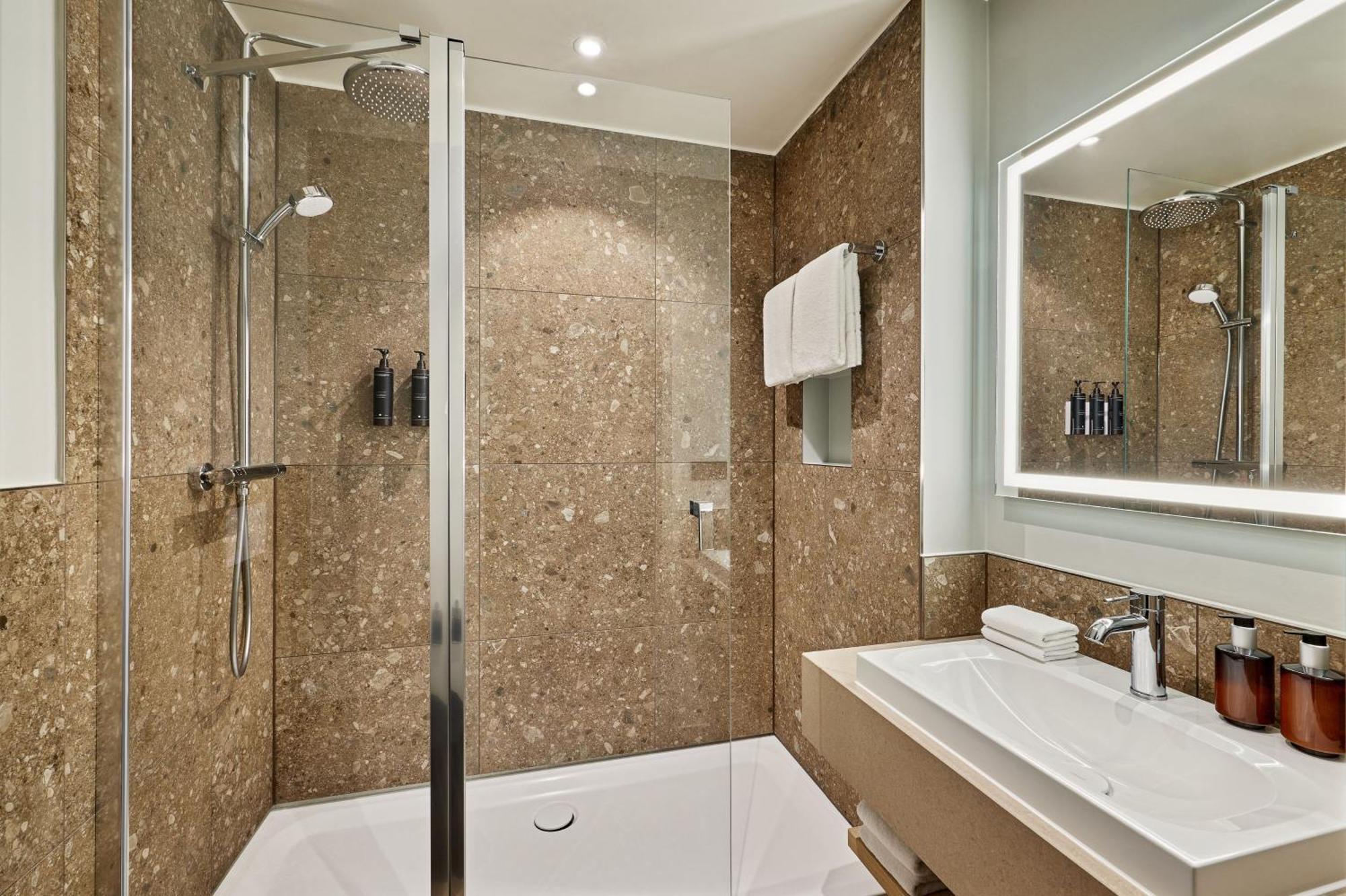 Residence Inn By Marriott Munich Central Экстерьер фото